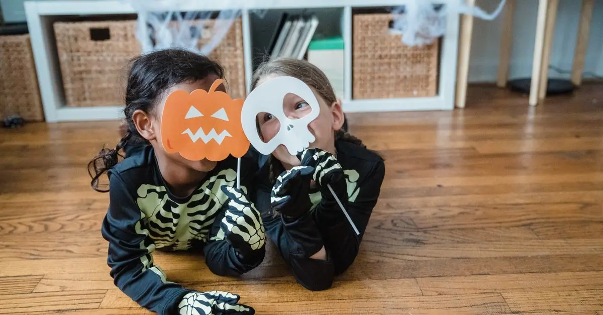 10 idées de jeux d'Halloween captivants pour toutes les tranches d'âge